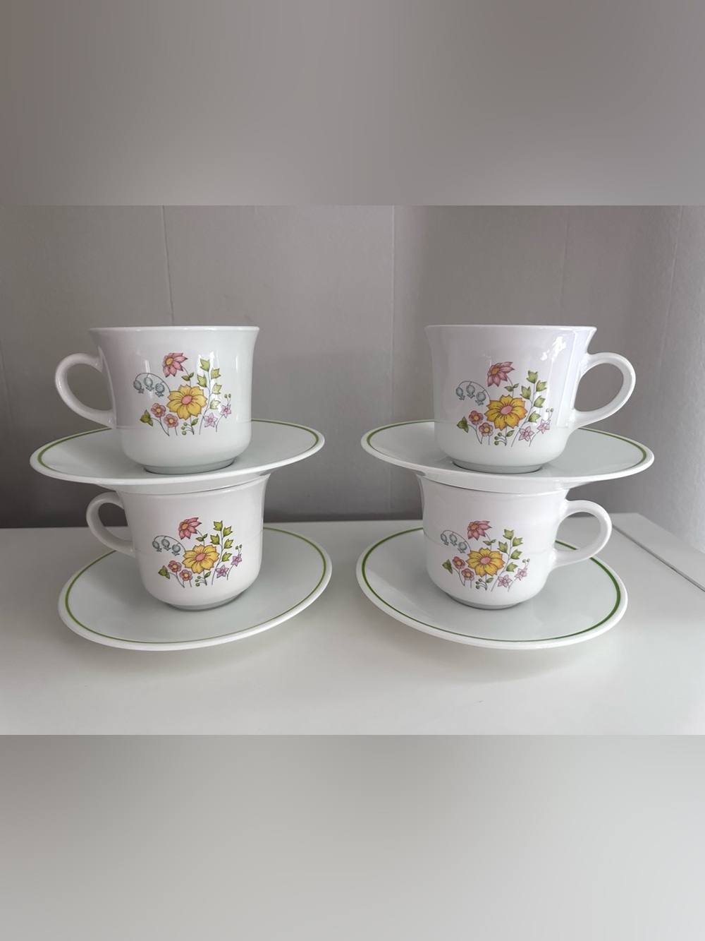 Corelle Spring Meadow Cup and Saucers - SET OF 4 in Excellent Condition!